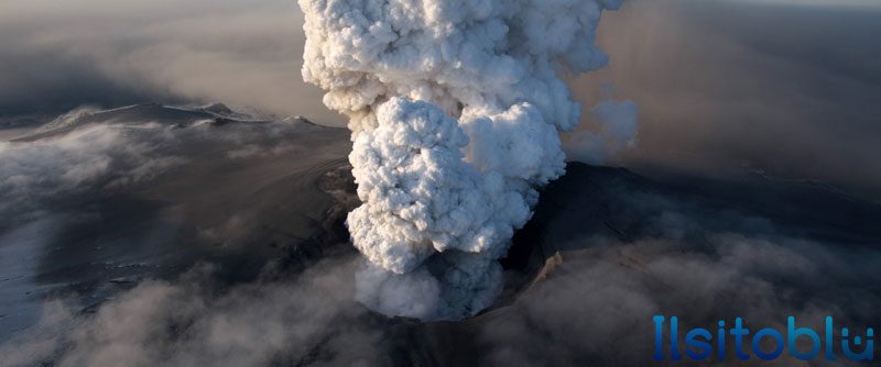Nube del vulcano islandese Eyjafjallajökull